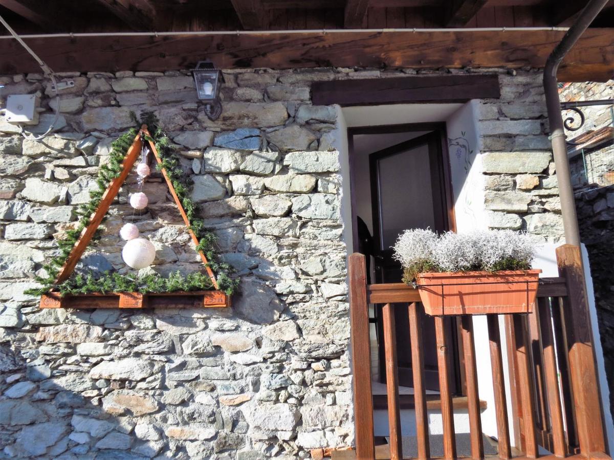 Ferienwohnung Lo Gnomo Sotto Al Glicine Châtillon Exterior foto