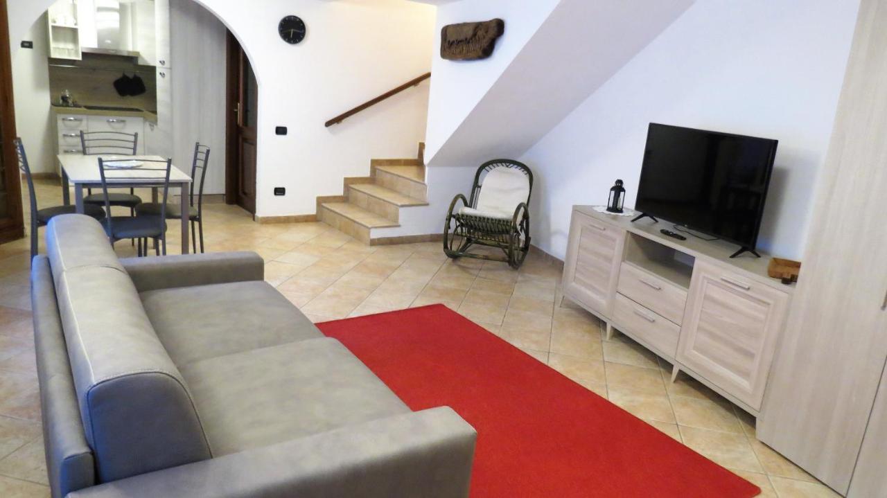 Ferienwohnung Lo Gnomo Sotto Al Glicine Châtillon Exterior foto