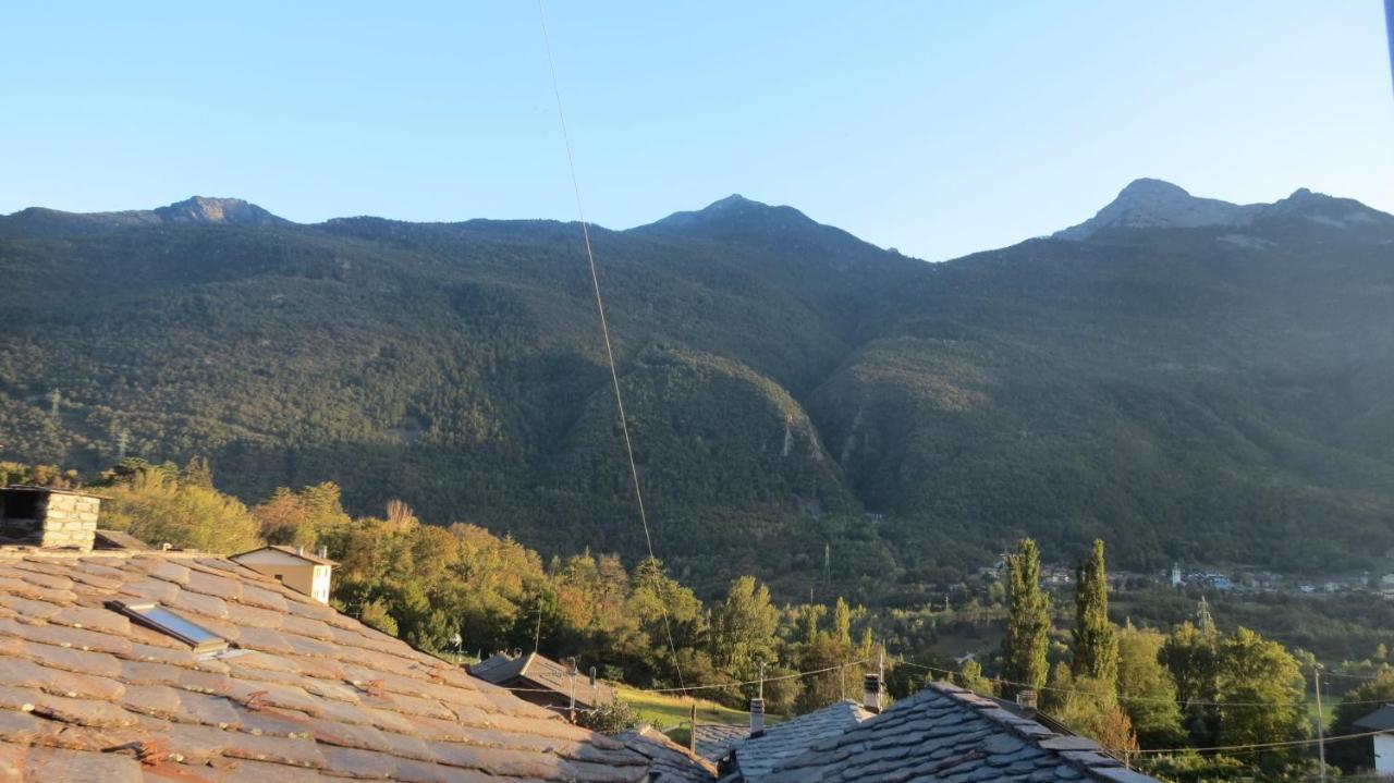 Ferienwohnung Lo Gnomo Sotto Al Glicine Châtillon Exterior foto
